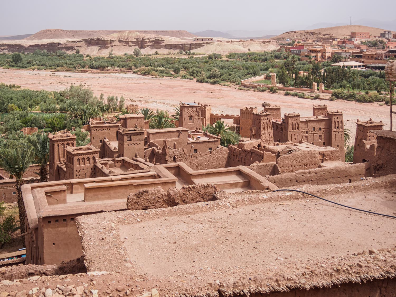 Earthen houses and towers packed up the hillside inside the ksar of Aït Benhaddou